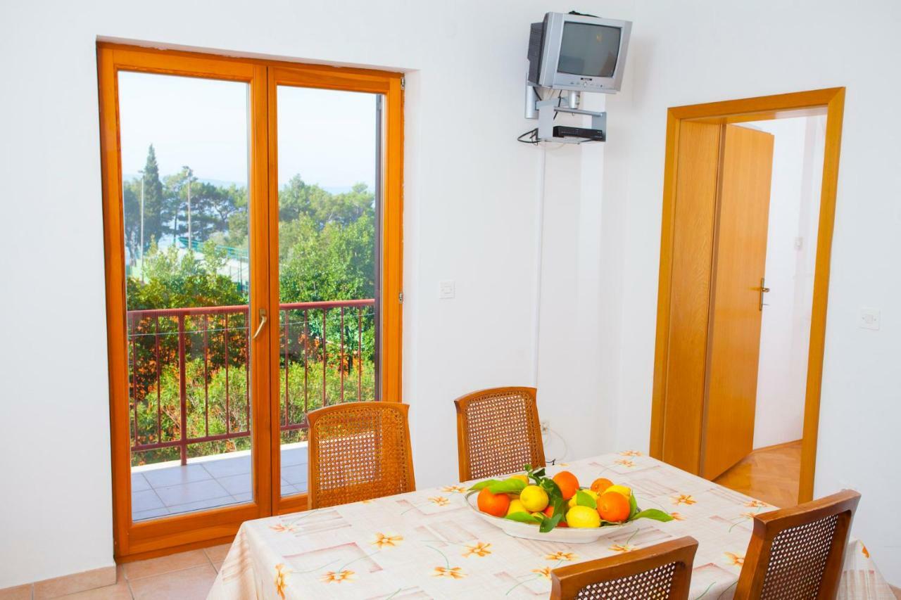 Apartments Ratko Tucepi Exterior photo