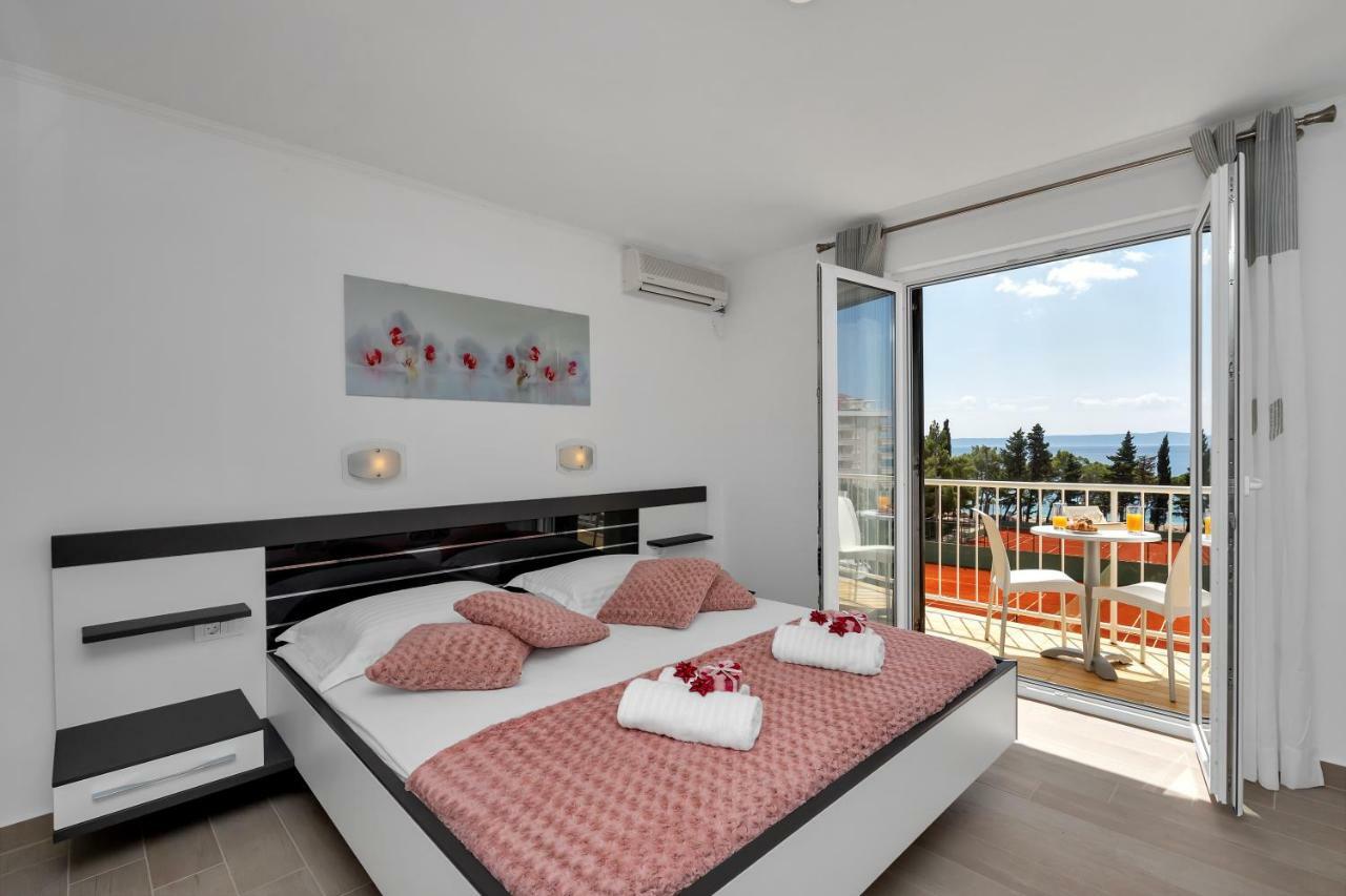 Apartments Ratko Tucepi Exterior photo